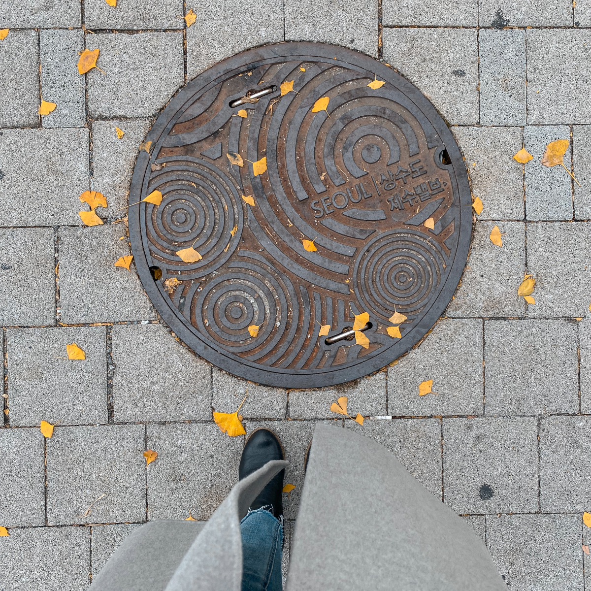 A steel road plate in Seoul